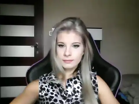 KristineGlow online show from 16, 9, 2025