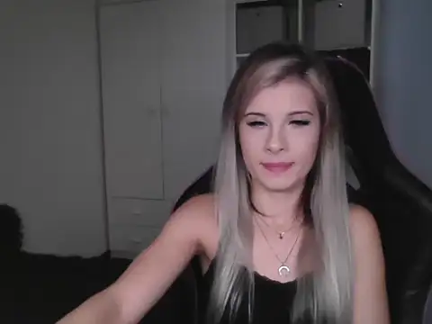 KristineGlow online show from 14, 10, 2025