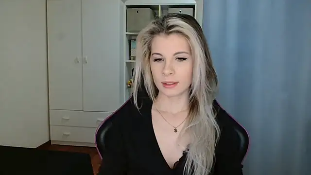 KristineGlow online show from 18, 3, 2026