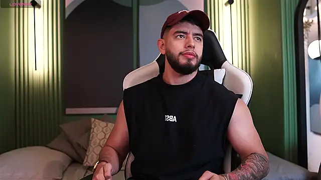 Snapshot of Nick_Vans chatting on 9, 10, 2025 Nick Vans online show from 9, 10, 2025