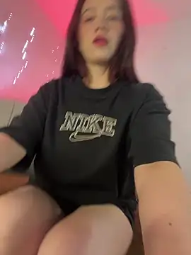 BrunnetAri  online show from 21, 4, 2026