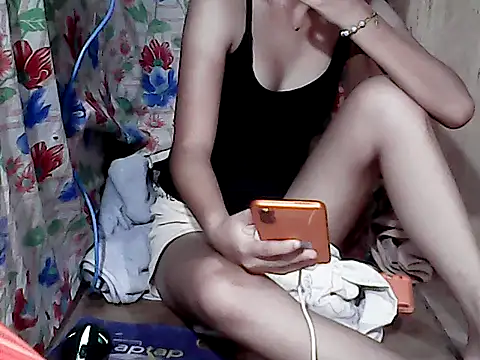 Snapshot of pinay-momm1682 chatting on 23, 4, 2026 pinay-momm1682 online show from 23, 4, 2026