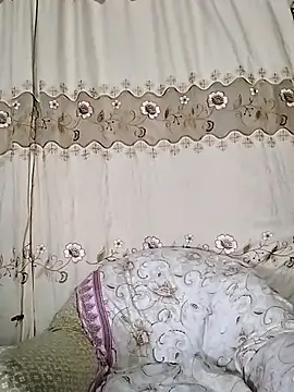 Vyxen   online show from 14, 1, 2026