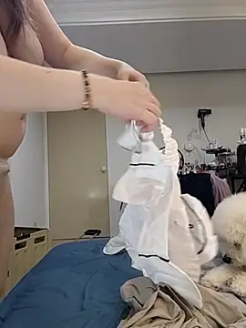 Lovelyanan online show from 3, 10, 2025