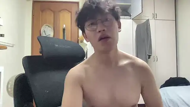 Passionatetwink2 online show from 24, 2, 2026