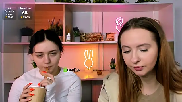 mila glow1 online show from 24, 11, 2025