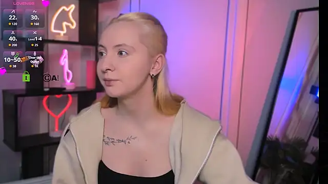 mila glow1 online show from 14, 12, 2025