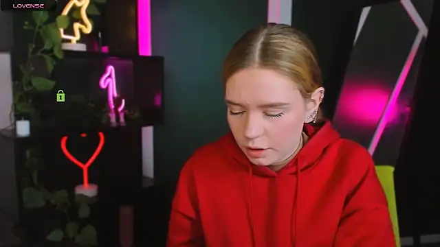 mila glow1 online show from 10, 4, 2026