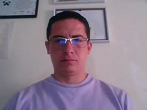 Snapshot of mickseb89 chatting on 22, 12, 2025 mickseb89 online show from 22, 12, 2025