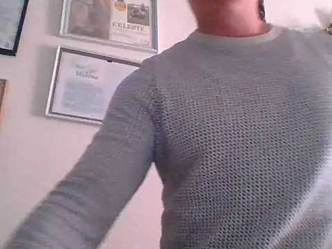 Snapshot of mickseb89 chatting on 5, 3, 2026 mickseb89 online show from 5, 3, 2026