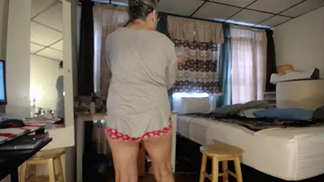 ANALTRAINING4U2 online show from 8, 3, 2025