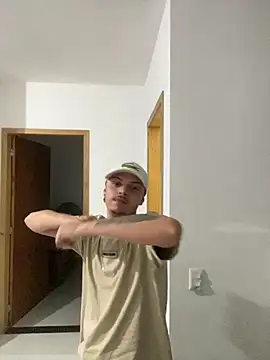 Snapshot of alemaolucca chatting on 20, 10, 2025 alemaolucca online show from 20, 10, 2025