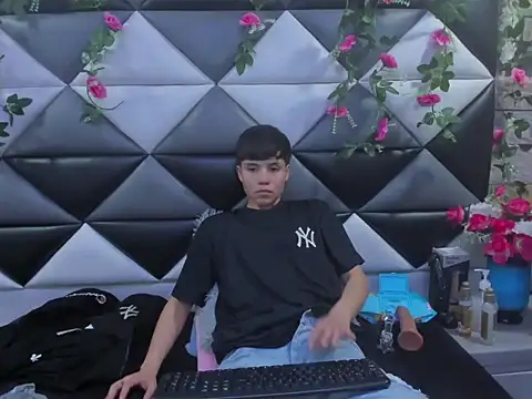 Bruno Cruzz online show from 8, 11, 2025