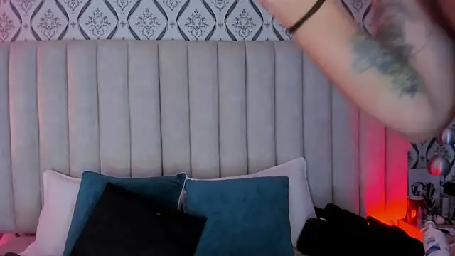 Sky Junne online show from 11, 4, 2026