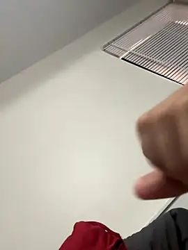 Snapshot of lionr0660 chatting on 3, 10, 2025 lionr0660 online show from 3, 10, 2025