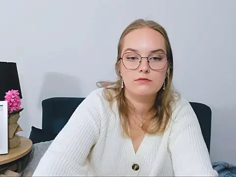 AliceCrazy69 online show from 16, 9, 2025