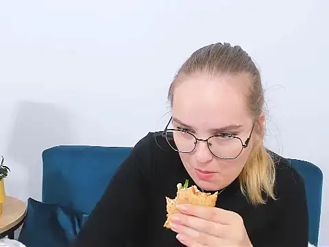 AliceCrazy69 online show from 6, 10, 2025