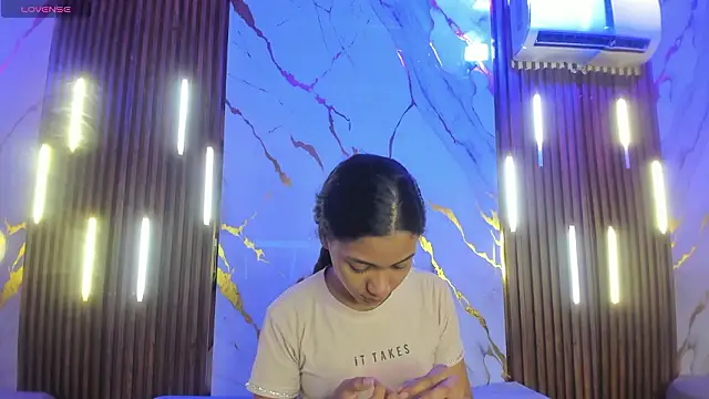 Snapshot of VictoriaDuart chatting on 10, 3, 2026 VictoriaDuart online show from 10, 3, 2026