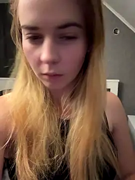 Snapshot of ellieen chatting on 18, 10, 2025 ellieen online show from 18, 10, 2025