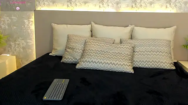 MilaGrace1 online show from 30, 9, 2025