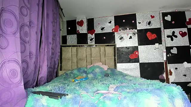 skinnyanddaphne online show from 2, 2, 2026