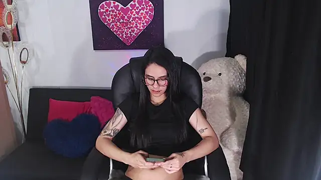 Ashley olivares online show from 9, 1, 2026