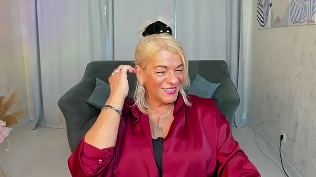 Snapshot of AnittaHarris chatting on 10, 10, 2025 AnittaHarris online show from 10, 10, 2025