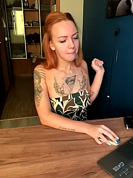 Snapshot of Amore_Mia_ chatting on 6, 10, 2025 Amore Mia online show from 6, 10, 2025