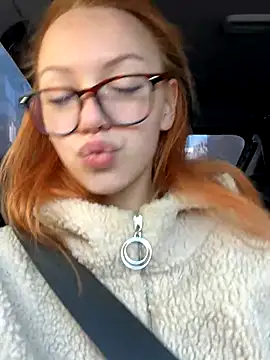 Snapshot of Amore_Mia_ chatting on 8, 10, 2025 Amore Mia online show from 8, 10, 2025