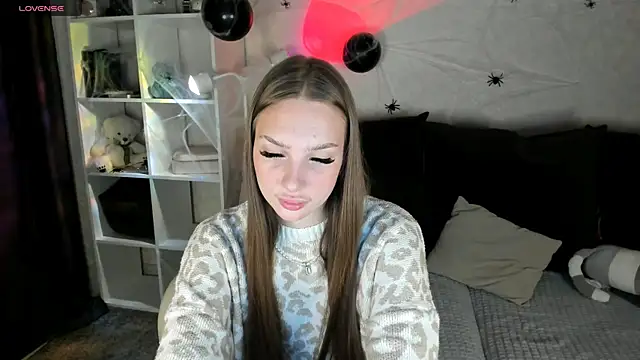 Snapshot of AliceLababy_ chatting on 26, 10, 2025 AliceLababy online show from 26, 10, 2025