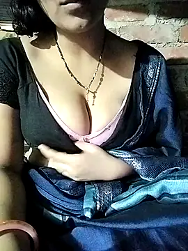 Snapshot of Hottestgirll chatting on 8, 10, 2025 Hottestgirll online show from 8, 10, 2025