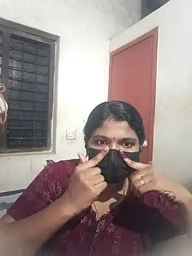 Snapshot of swetha01430 chatting on 6, 10, 2025 swetha01430 online show from 6, 10, 2025