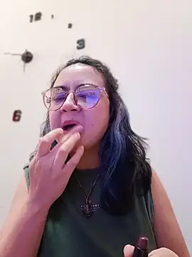 LylaVixxen online show from 25, 4, 2026