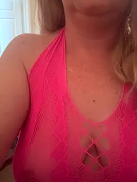 Snapshot of Zoe-101 chatting on 30, 10, 2025 Zoe-101 online show from 30, 10, 2025