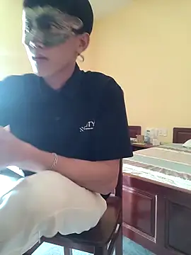 Snapshot of thienlong05 chatting on 14, 9, 2025 thienlong05 online show from 14, 9, 2025