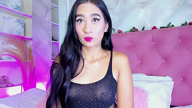 Nicolqueen  online show from 18, 11, 2025