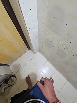 Snapshot of Gamecoc chatting on 14, 10, 2025 Gamecoc online show from 14, 10, 2025