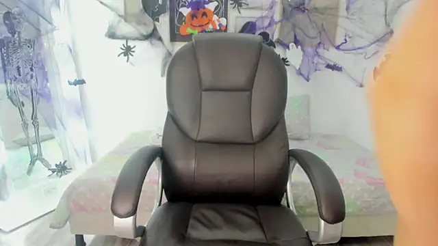 koraline 333 online show from 31, 10, 2025