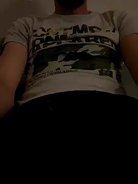 Snapshot of bmwe71 chatting on 11, 9, 2025 bmwe71 online show from 11, 9, 2025