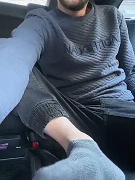 Snapshot of bmwe71 chatting on 23, 10, 2025 bmwe71 online show from 23, 10, 2025