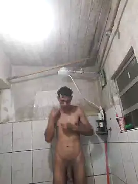 Snapshot of Dedede32 chatting on 18, 9, 2025 Dedede32 online show from 18, 9, 2025