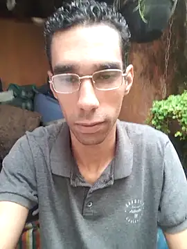 Snapshot of Dedede32 chatting on 24, 9, 2025 Dedede32 online show from 24, 9, 2025