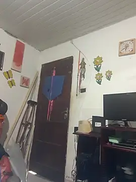 Snapshot of Dedede32 chatting on 8, 11, 2025 Dedede32 online show from 8, 11, 2025