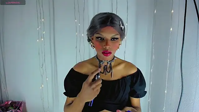 Snapshot of TheBlackwidows chatting on 10, 9, 2025 TheBlackwidows online show from 10, 9, 2025