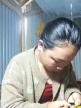 may-squirl online show from 2, 11, 2025