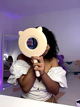 Snapshot of ViolettaMiller_ chatting on 2, 10, 2025 ViolettaMiller online show from 2, 10, 2025