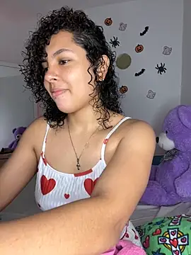 Snapshot of ViolettaMiller_ chatting on 18, 10, 2025 ViolettaMiller online show from 18, 10, 2025