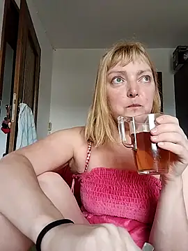 LiluLiluLilu online show from 22, 9, 2025