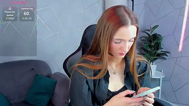 Snapshot of Alisha_Green chatting on 15, 10, 2025 Alisha Green online show from 15, 10, 2025