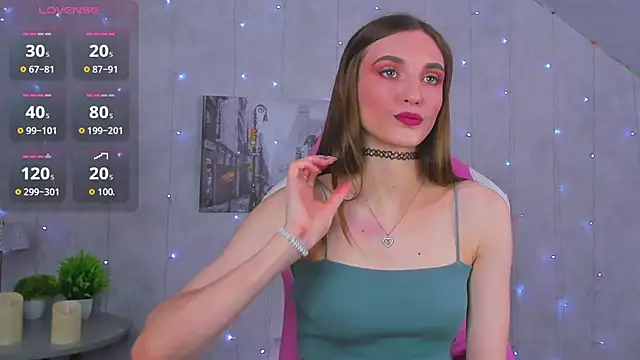 Snapshot of Alisha_Green chatting on 20, 10, 2025 Alisha Green online show from 20, 10, 2025